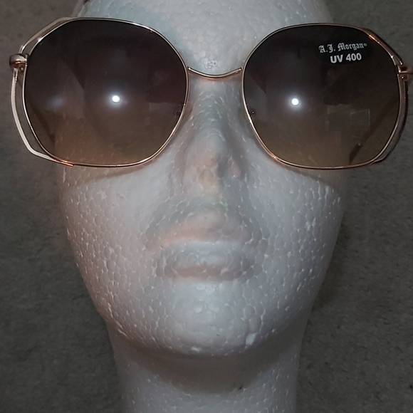 Sunglasses - Picture 14 of 16